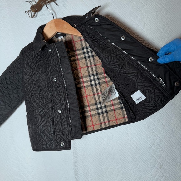 Kids Burberry Black with Trademark Plaid Quilted Jacket Size 2Y - Picture 10 of 16